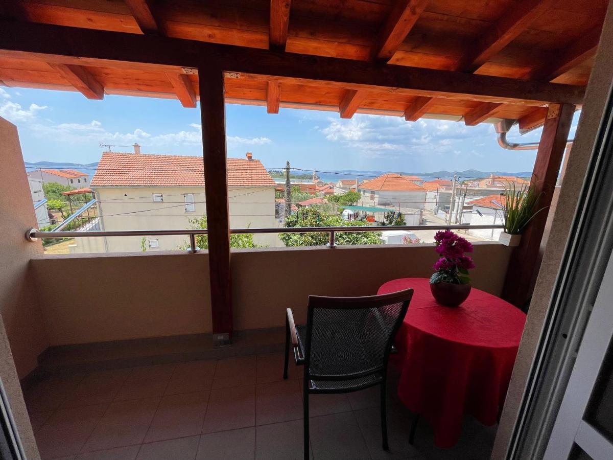 Apartments Iva Пакоштане Экстерьер фото