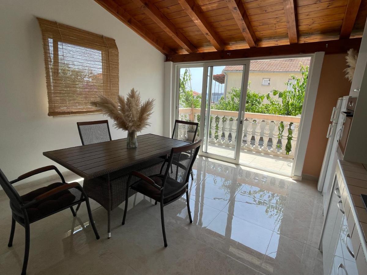Apartments Iva Пакоштане Экстерьер фото